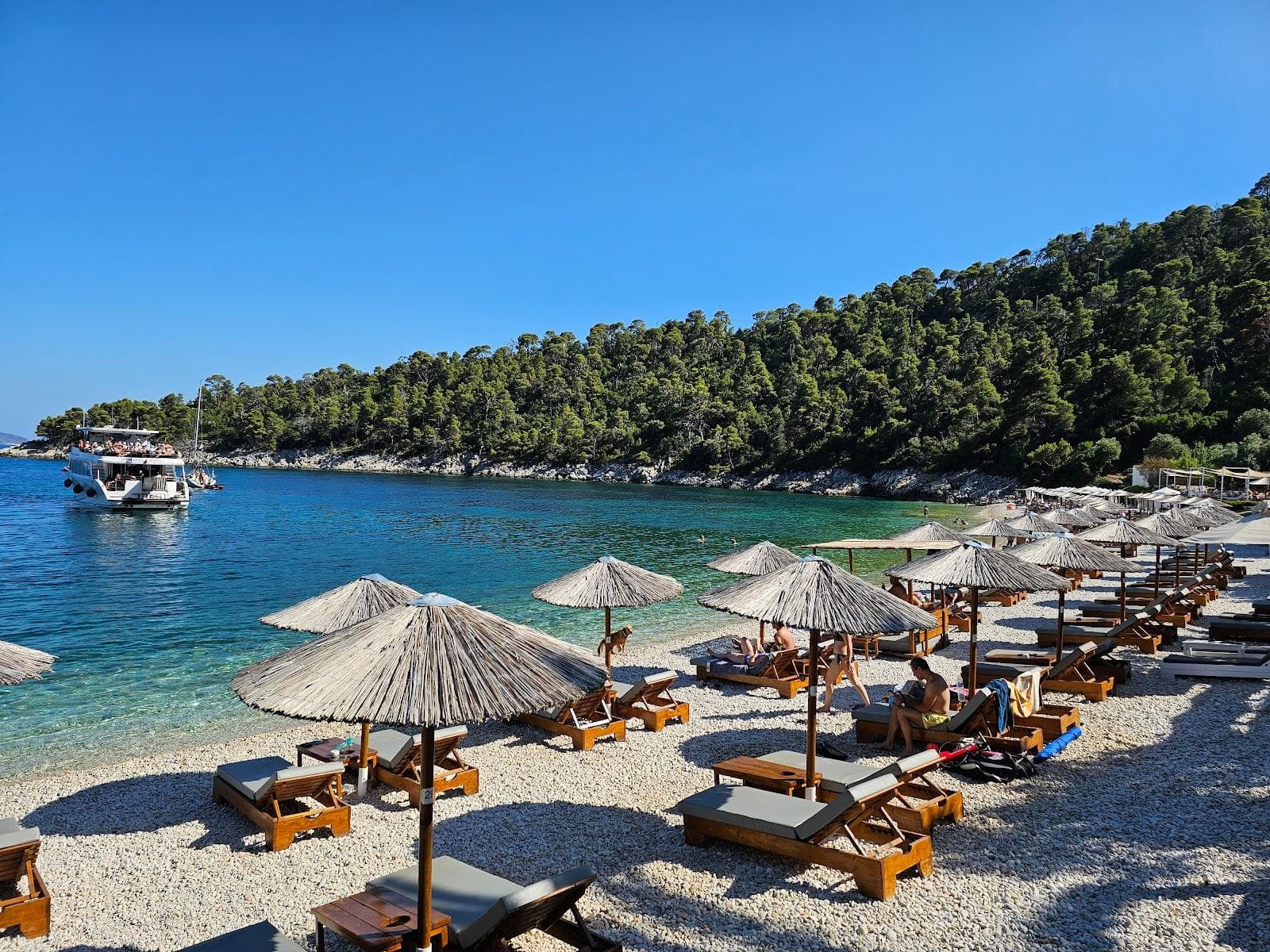 Leftos Gialos Beach