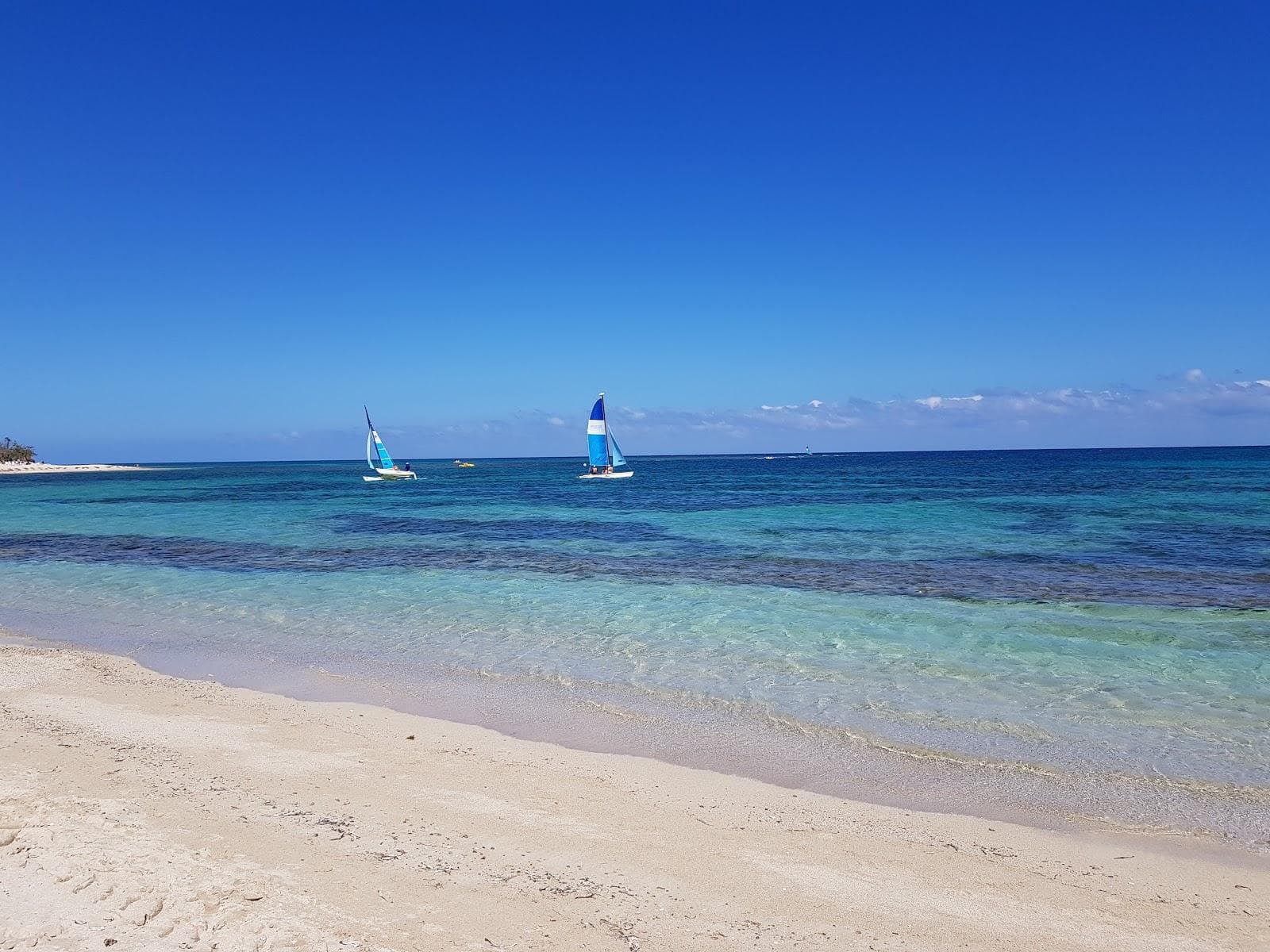 Cameleon Villas beach