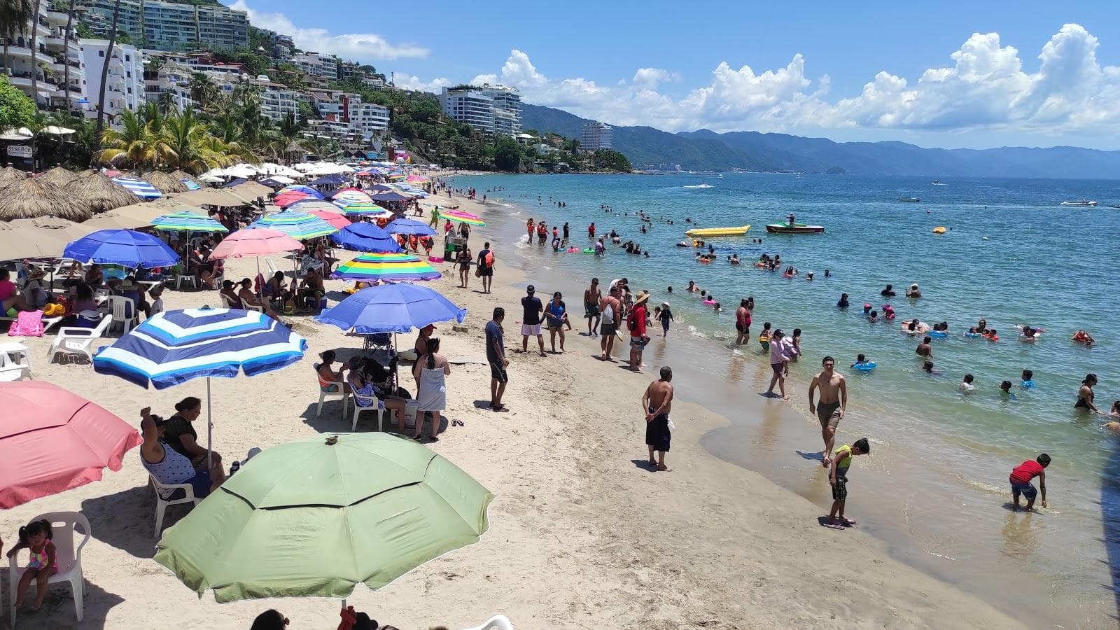 Los Muertos beach