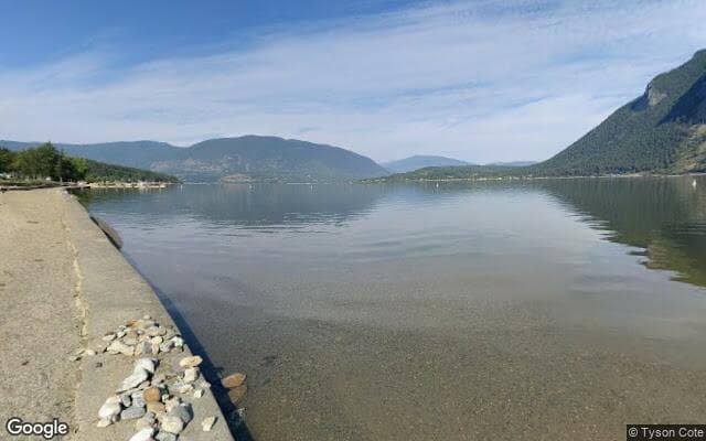 Canoe Park Beach - Mid-point N of Playground
