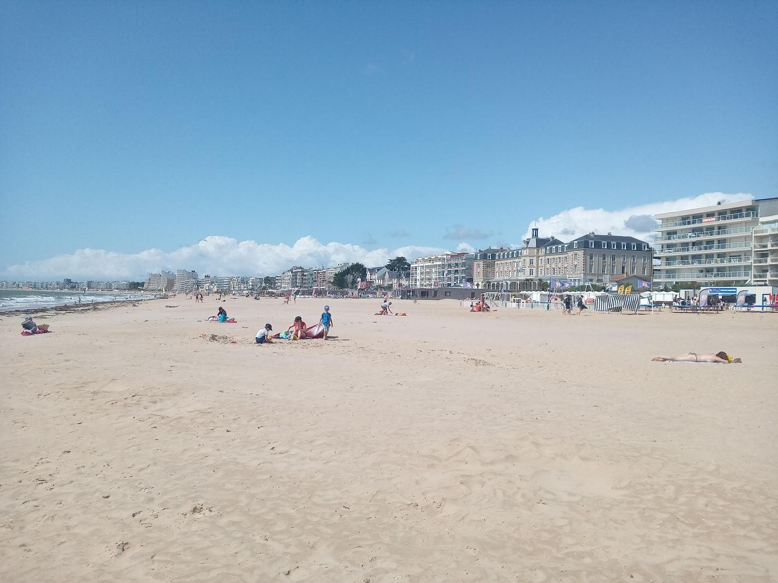 Booksellers beach