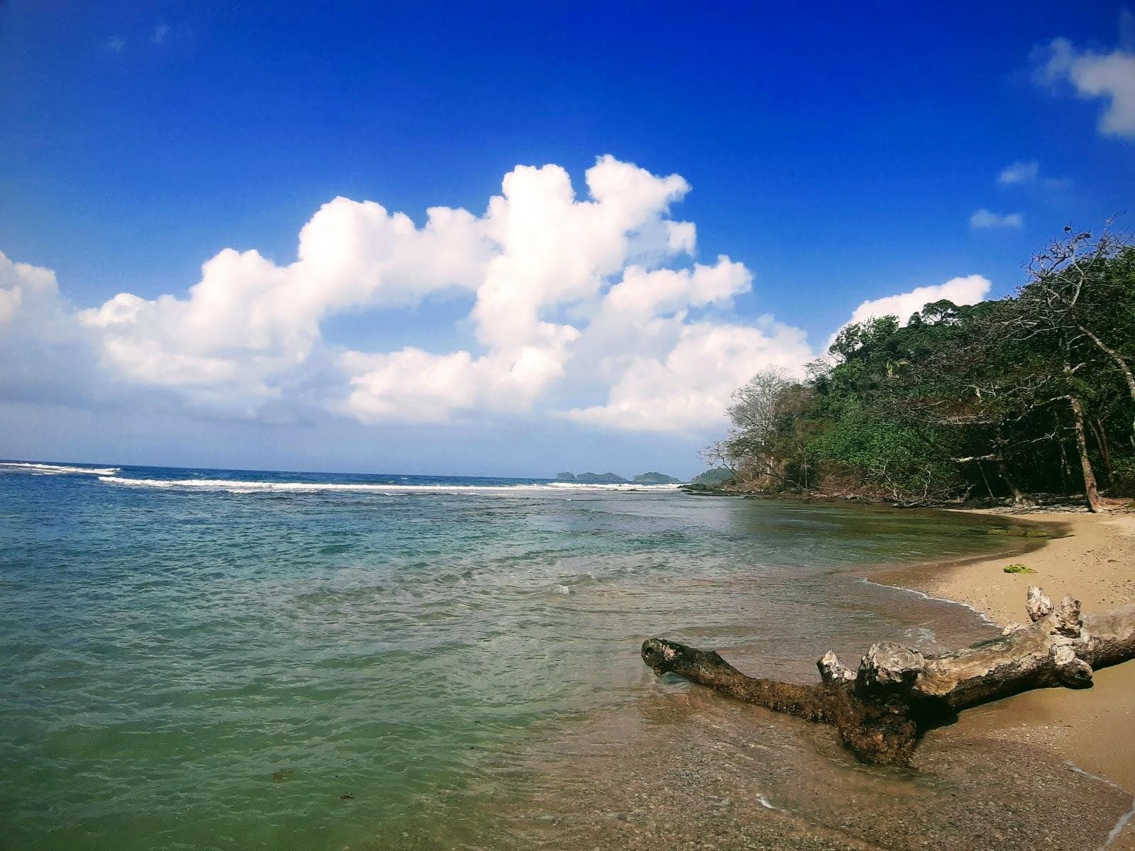 Puerto Frances Beach