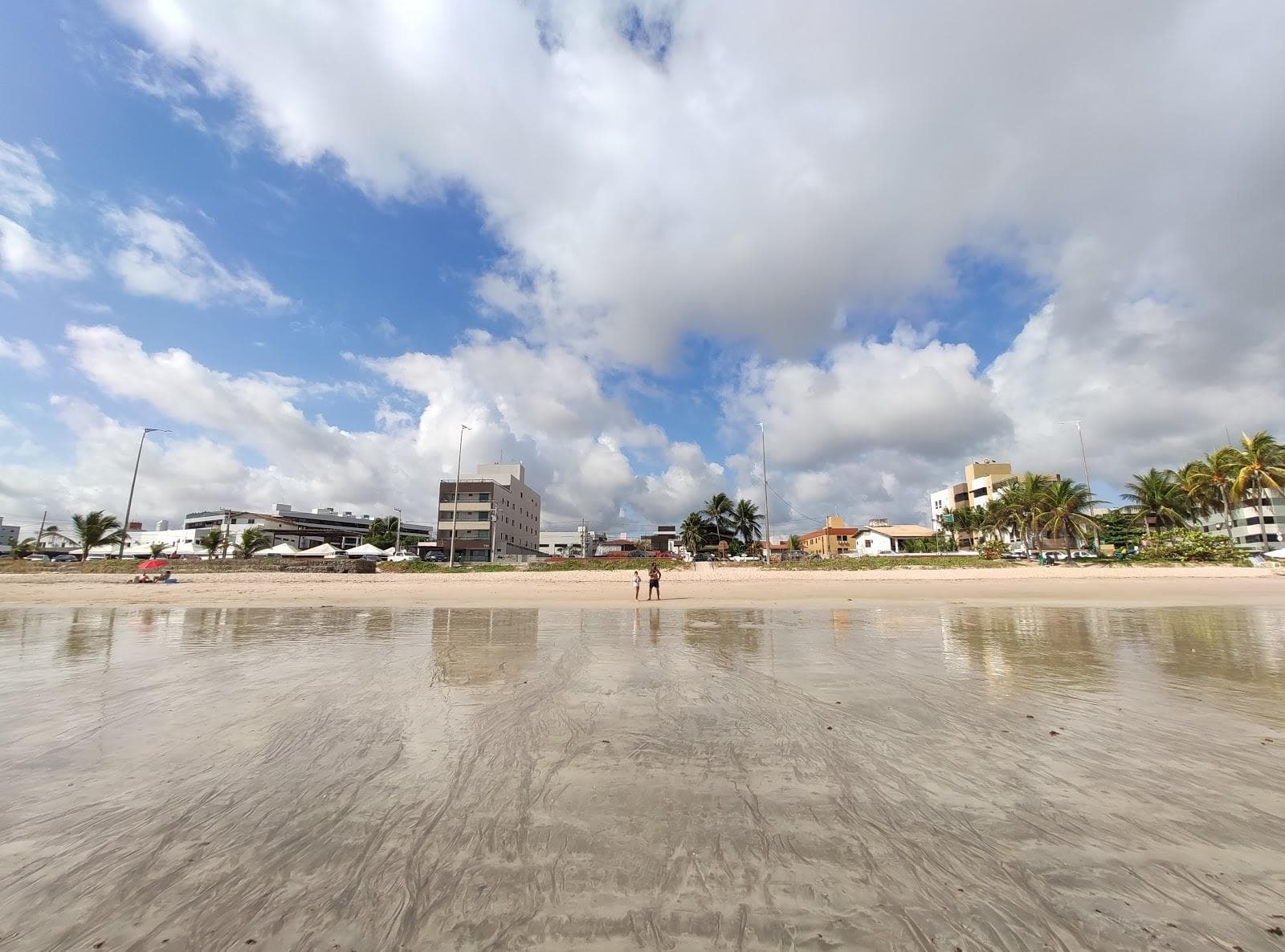Intermares Beach
