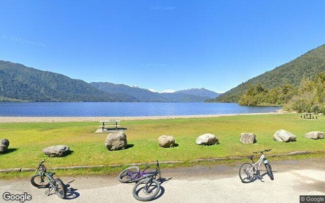 Lake Kaniere at Sunny Bight
