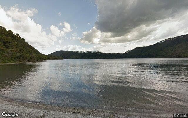 Lake Tikitapu (Blue Lake)