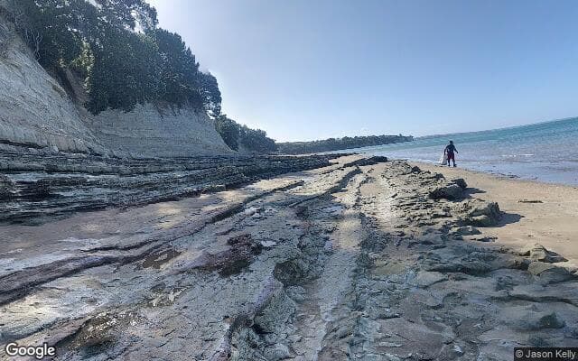 Narrow Neck Beach