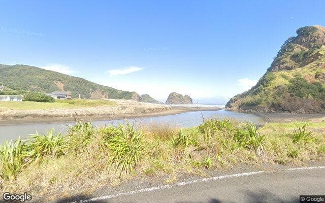 Piha Lagoon - South