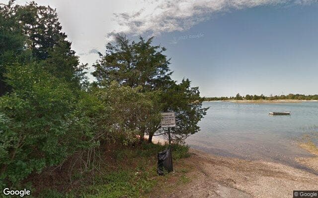 Three Mile Harbor: Folkstone Drive