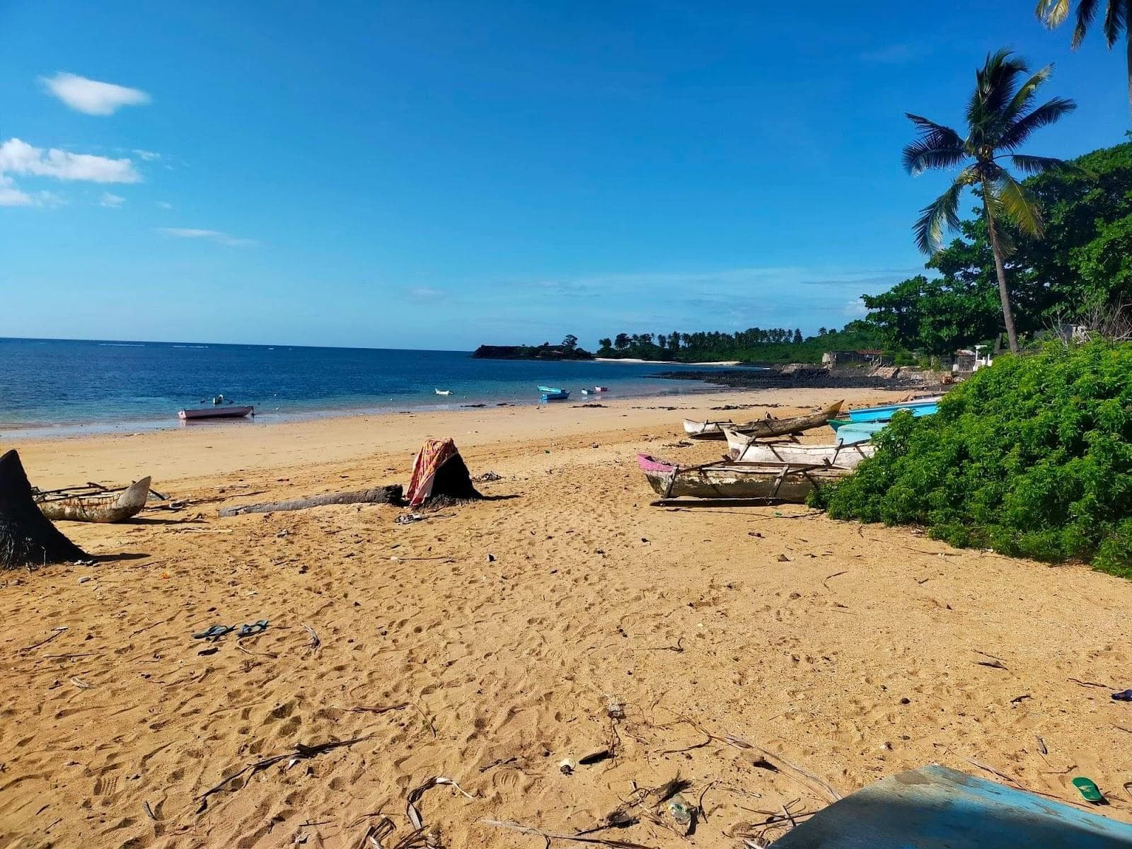 Plage De Hantsindzi
