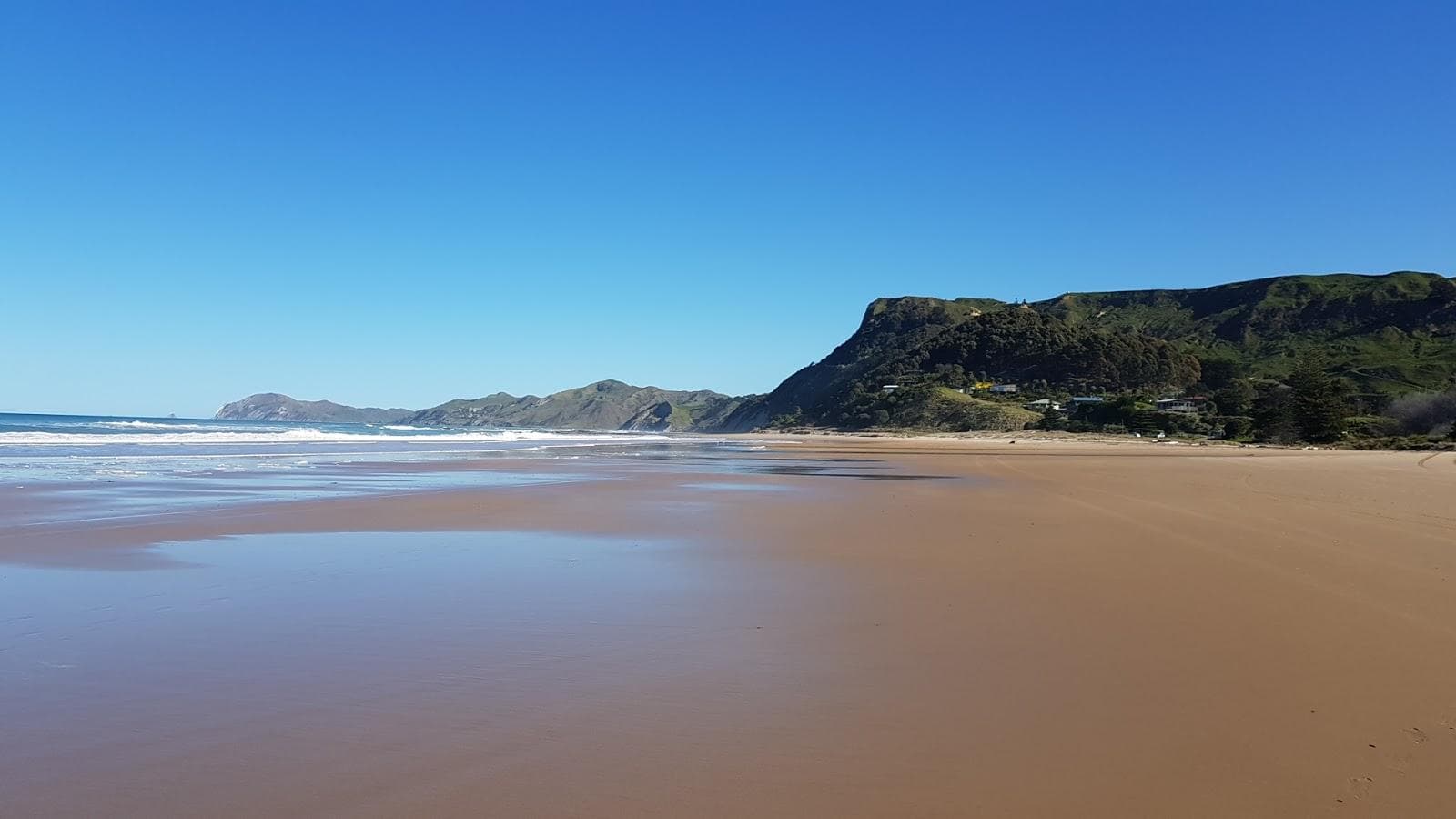 Waihau Bay Beach
