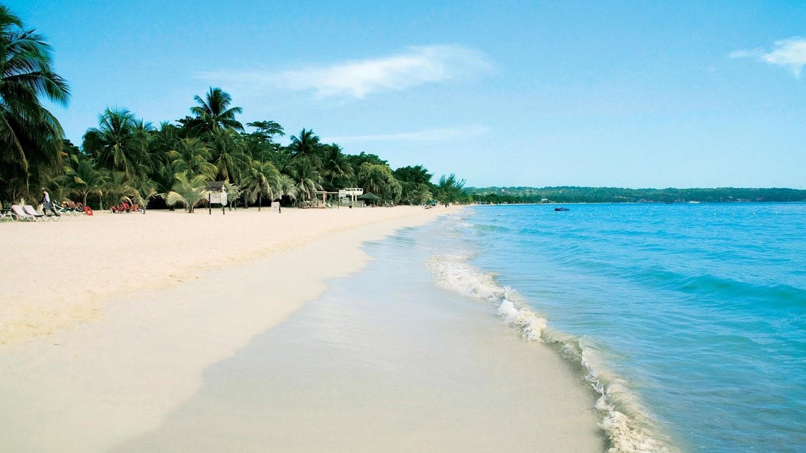 Azul Beach