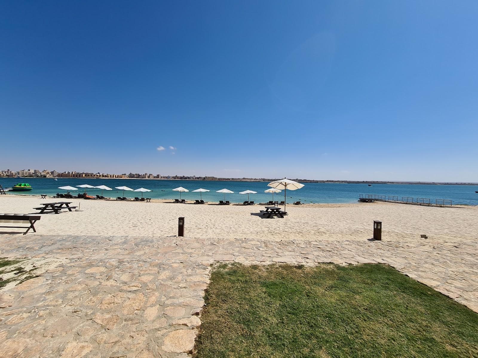 Yachtel Hotel Beach