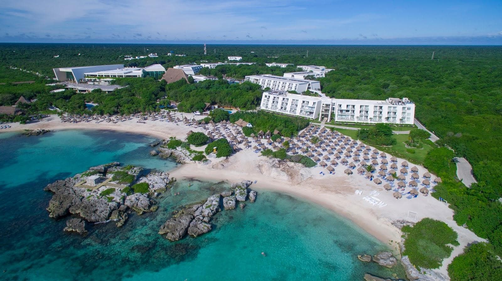 Grand Sirenis beach