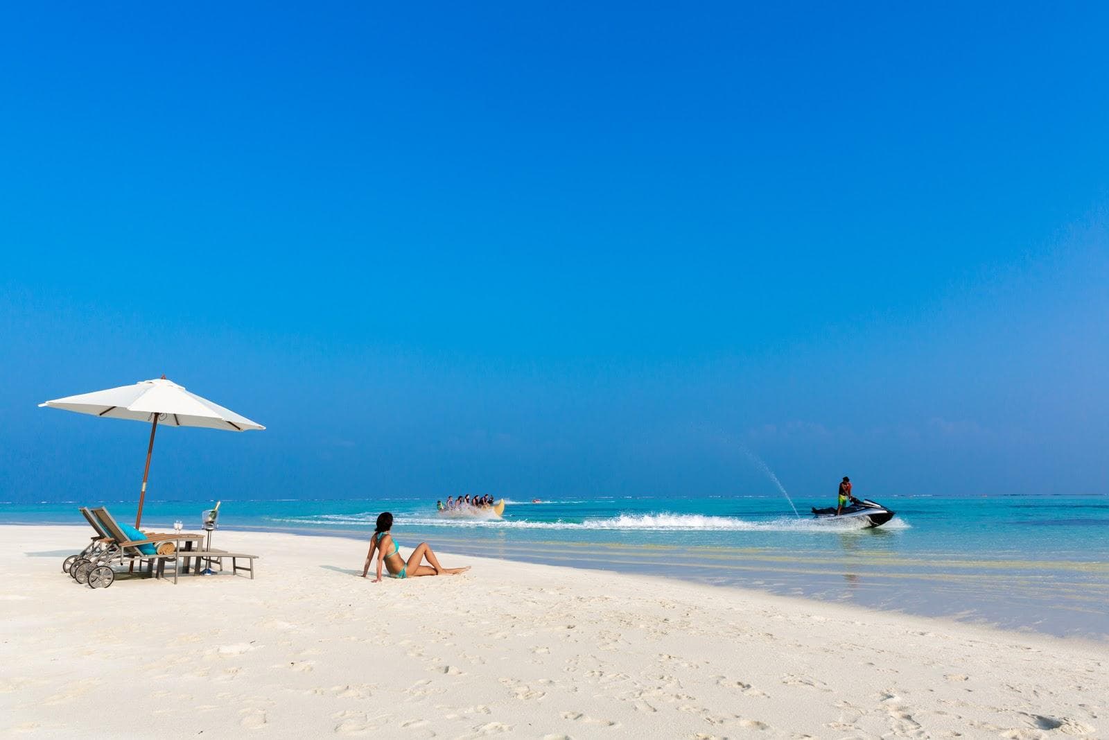 Ookolhufinolhu Island Beach