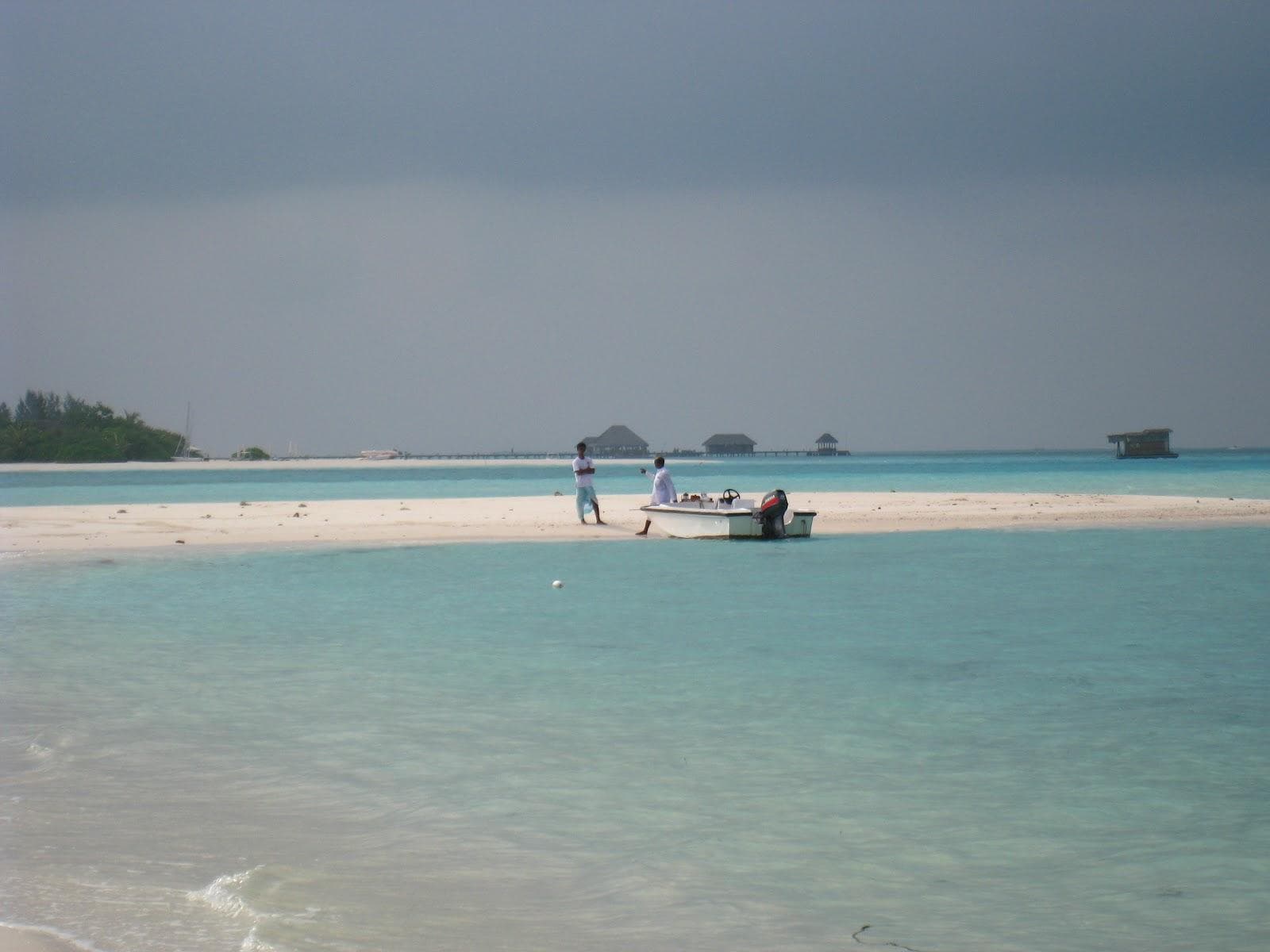 Medhaadihuraa Beach