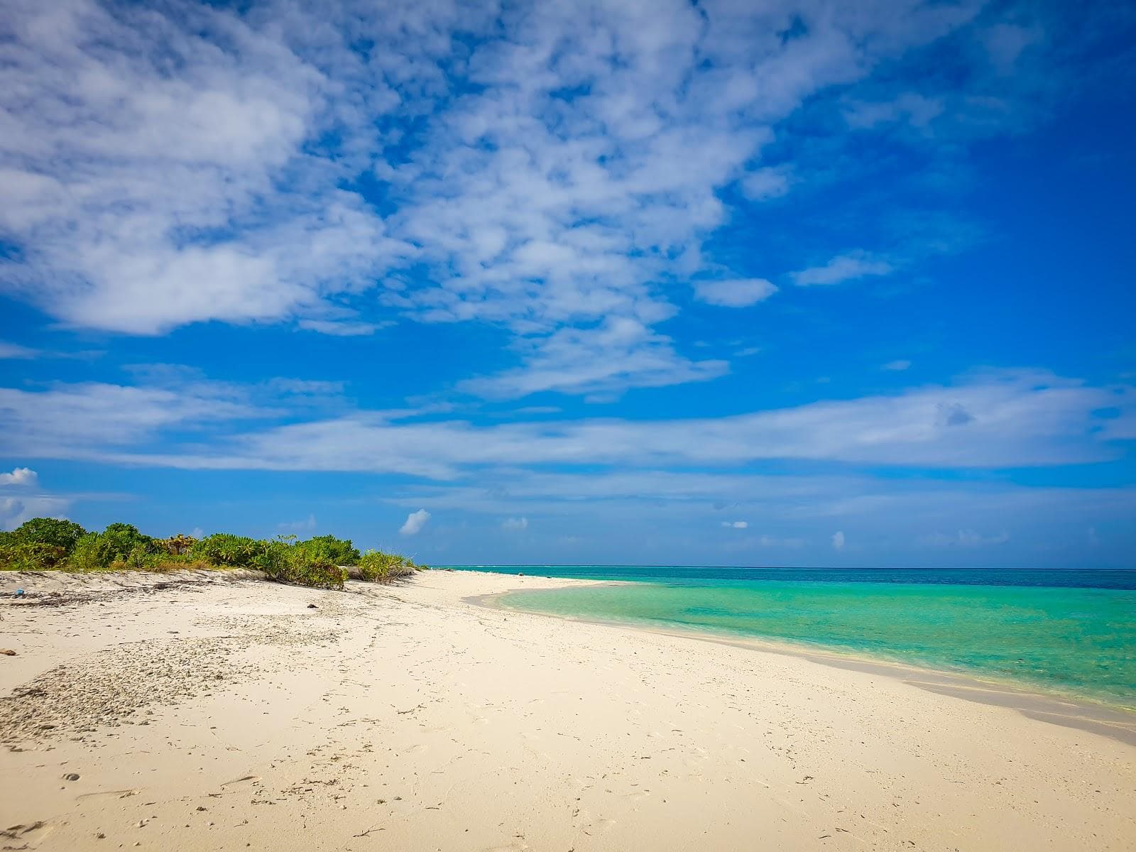 Lhossalafushi Island Beach