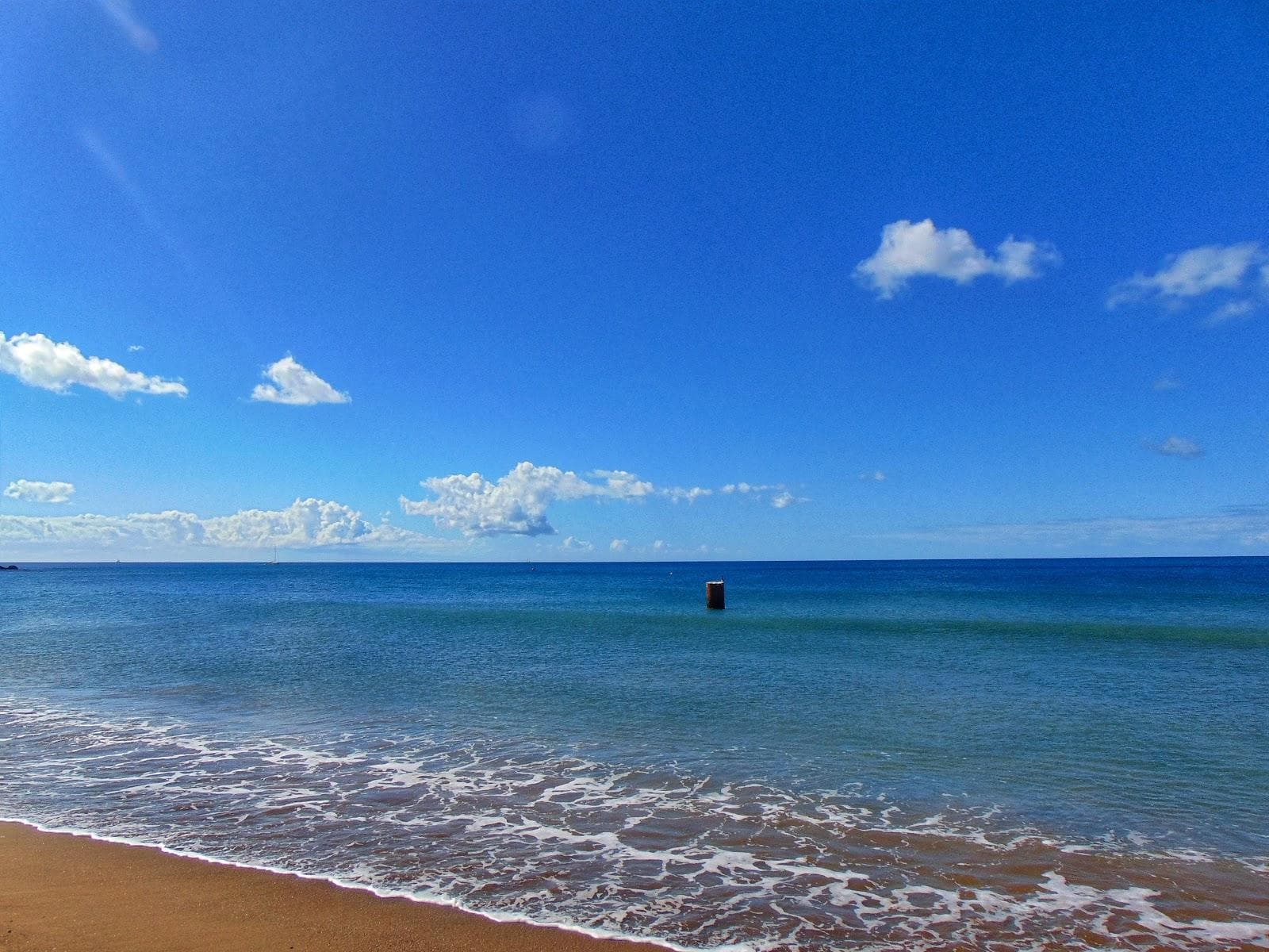 Roseau Bay beach
