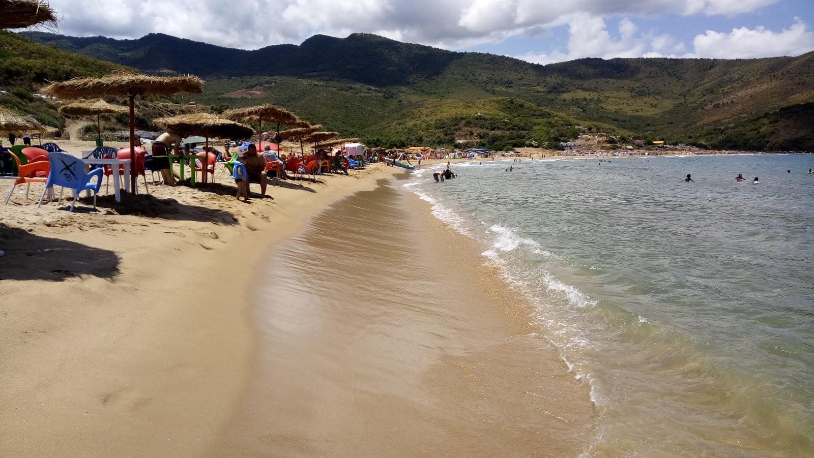 Plage Djenen El Bey wad bwqrat( La grande Plage )
