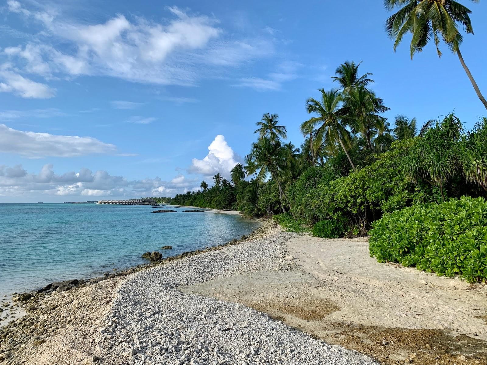 Dhigurah Beach