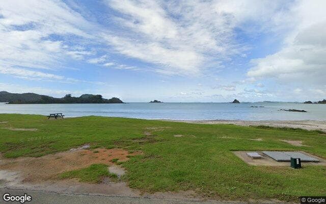 Oakura Bay at North End