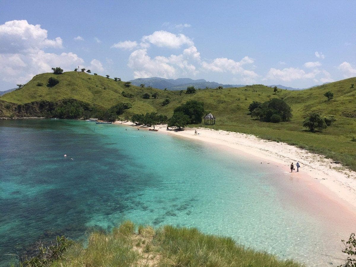 Pink Beach Padar